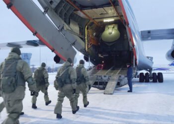 Российские десантники. Скриншот из видео телеканала «Звезда»