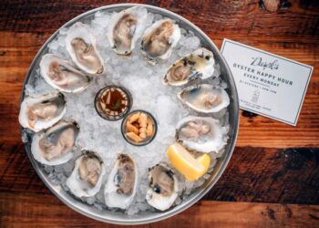 Устрицы. Фото: businessinsider.com