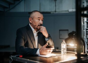 Телеведущий Артем Шейнин. Фото: sheynin.ru