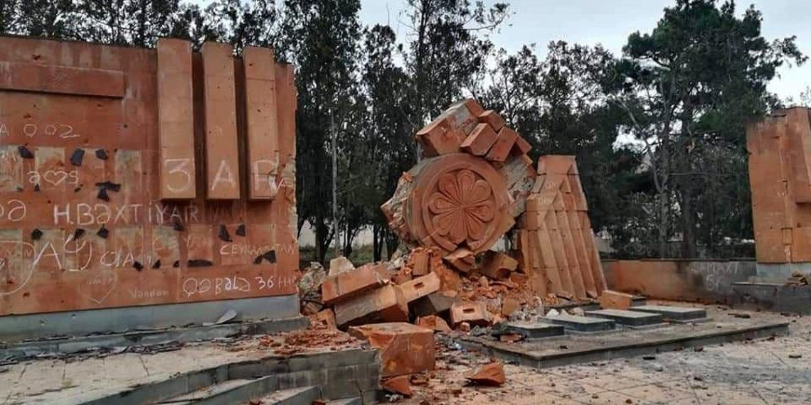 Вандализм как продолжение геноцидальной политики Баку. Фото: открытые источники