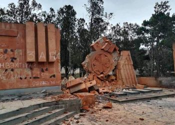 Вандализм как продолжение геноцидальной политики Баку. Фото: открытые источники