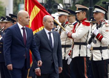 Олаф Шольц в Македонии. Фото: hellas.postsen.com