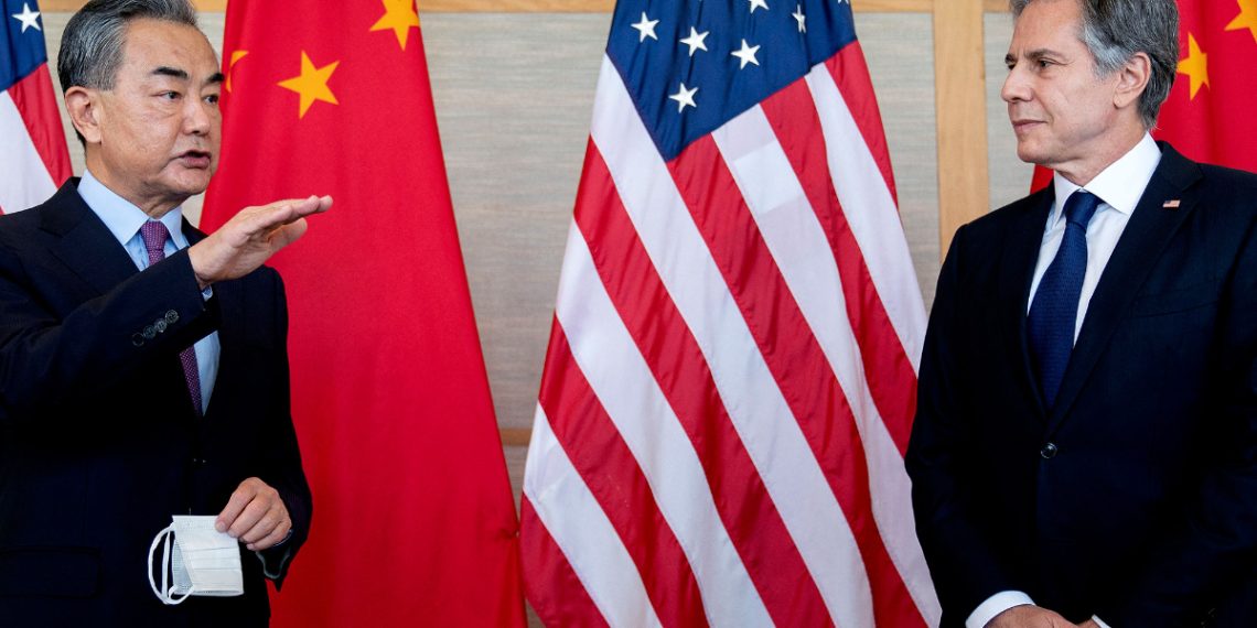 Энтони Блинкен и Ван И. Фото: AFP
