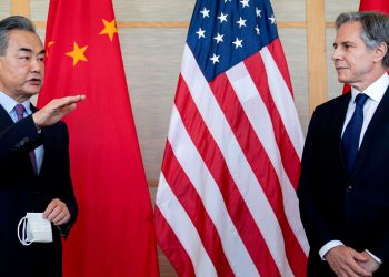 Энтони Блинкен и Ван И. Фото: AFP