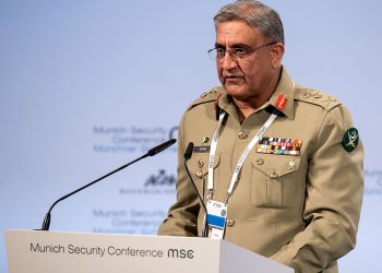 Камар Джавед Баджва. Фото: Sven Hoppe / dpa