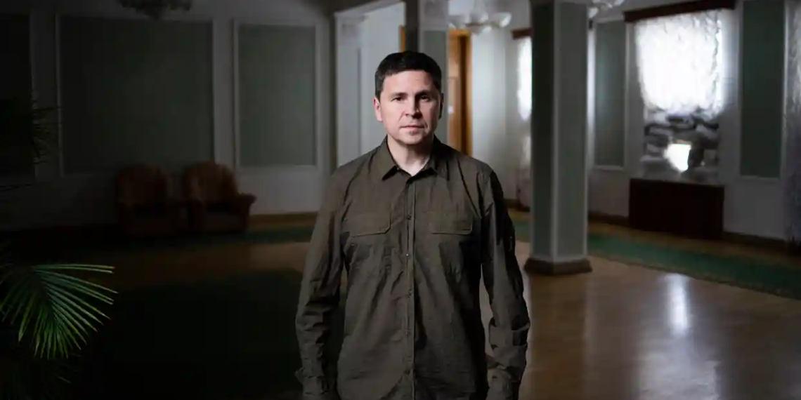 Михаил Подоляк. Фото: The Guardian