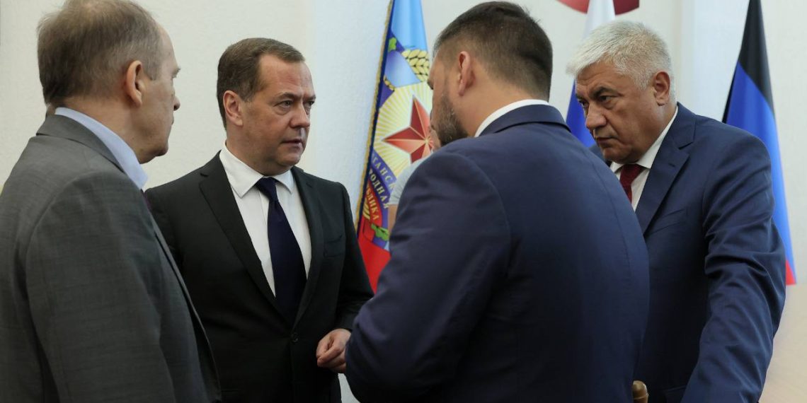 Александр Бортников, Дмитрий Медведев, Денис Пушилин и Владимир Колокольцев. Фото: t.me/medvedev_telegram