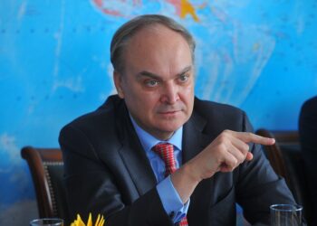 Анатолий Антонов