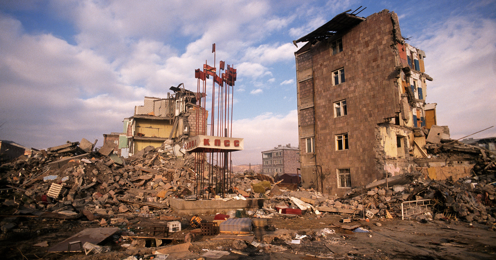 Армения землетрясение фото 1988