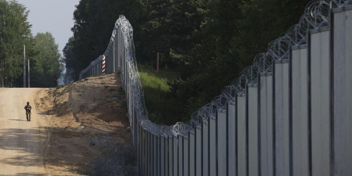 Стена на польско-белорусской границе. Фото: apnews.com