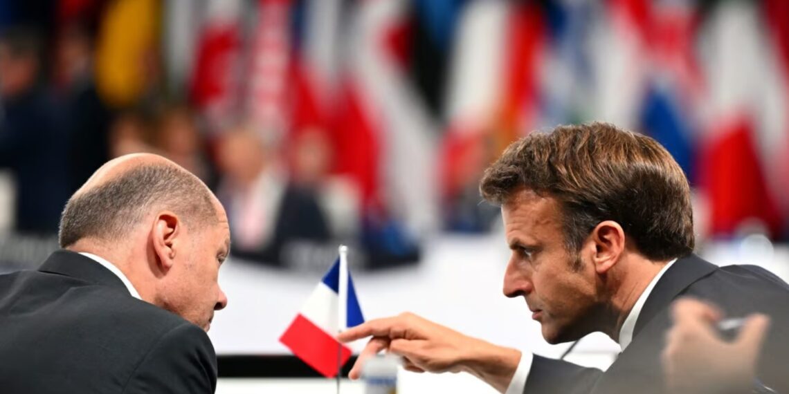 Олаф Шольц и Эммануэль Макрон. Фото: Getty Images