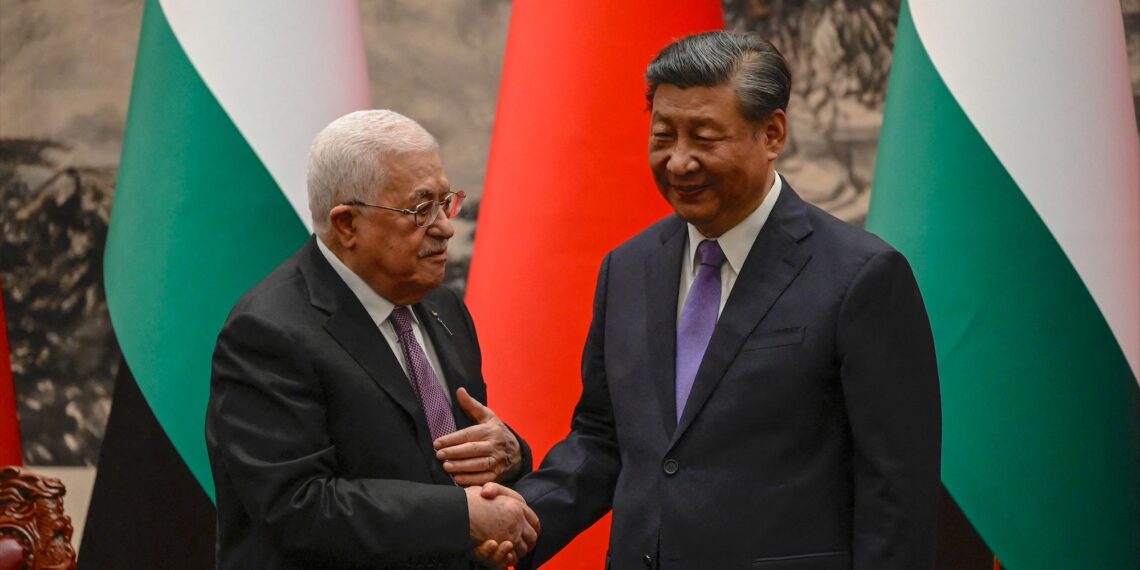 Си Цзиньпин и Махмуд Аббас. Фото: AFP / Getty