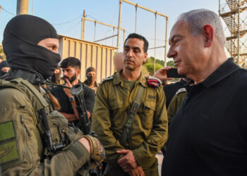 Биньямин Нетаньяху встречается с израильскими военными. Фото: GPO