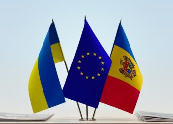 Флаги Украины, ЕС и Молдавии. Фото: ecpm.info