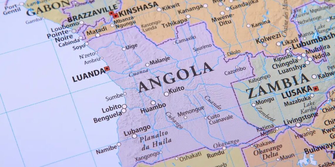 Ангола на политической карте. Фото: iStock