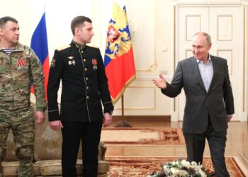 Владимир Путин перед началом встречи с военнослужащими – участниками специальной военной операции. Фото: kremlin.ru