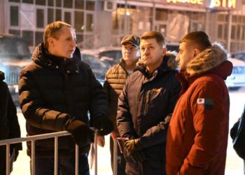 Вячеслав Гладков (слева)