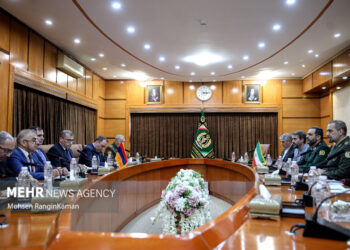 Переговоры Сурена Папикяна и Мохаммада-Резы Гараи Аштиани