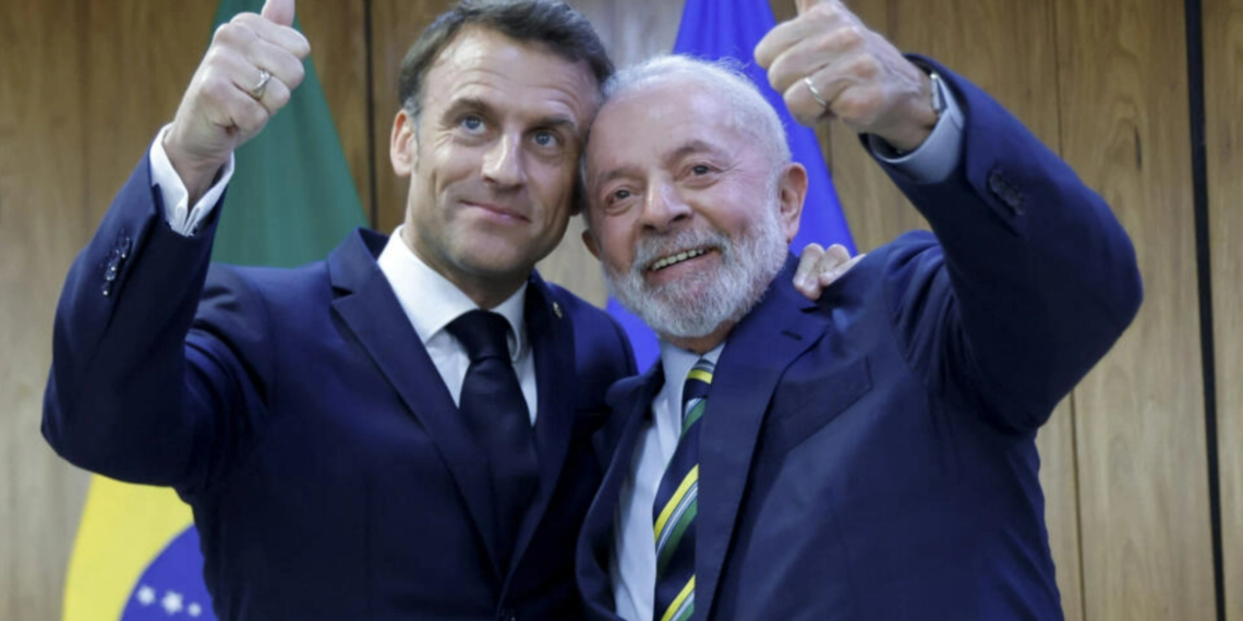 Эммануэль Макрон и Лула да Силва. Фото: AFP