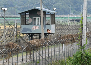 Южнокорейский военный караульный пост возле демилитаризованной зоны (ДМЗ), разделяющей Северную и Южную Корею. Фото: Jung Yeon-Je/AFP