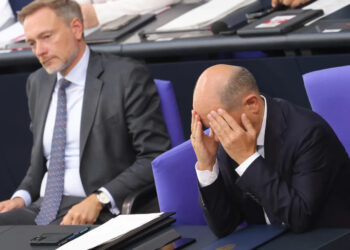 Министр финансов Кристиан Линднер (слева) и Олаф Шольц (справа). Фото: Мишель Тантусси