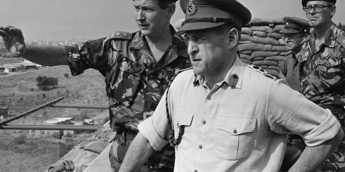 Фрэнк Китсон в Бейруте. Октябрь 1983 года. Фото: Associated Press