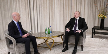 Ильхам Алиев во время интервью France 24