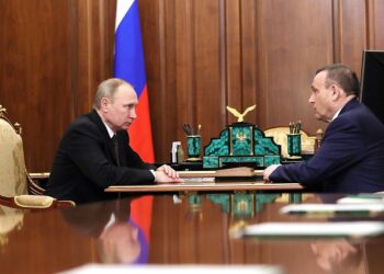 Встреча Владимира Путина с Александром Евстифеевым в Кремле. Москва, 6 апреля с.г. Иллюстрация: kremlin.ru