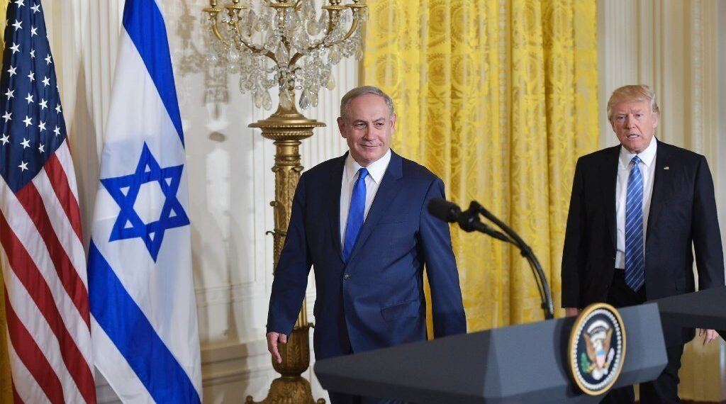 Биньямин Нетаньяху и Дональд Трамп. Иллюстрация: latimes.com