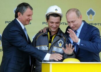 Владимир Путин и Игорь Сечин