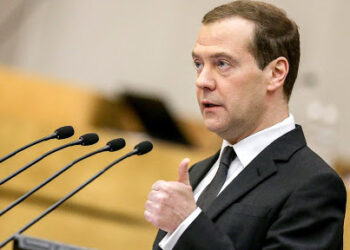 Выступление премьер-министра Дмитрия Медведева перед депутатами Государственной Думы с ежегодным отчетом Правительства РФ. Иллюстрация: duma.gov.ru