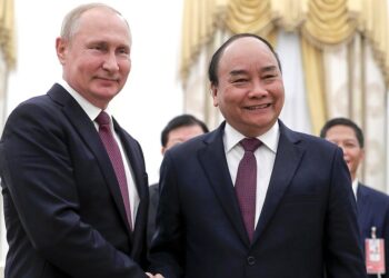 Владимир Путин и Нгуен Суан Фук. Фото: пресс-служба Кремля