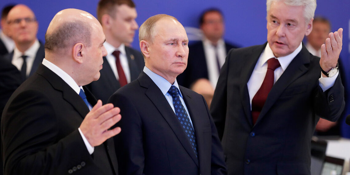 Михаил Мишустин, Владимир Путин и Сергей Собянин. Фото: ТАСС
