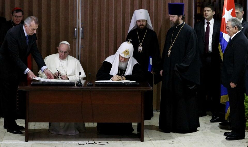 Папа Франциск и патриарх Кирилл. Встреча на Кубе, февраль 2016 года. Фото: CNS/Paul Haring