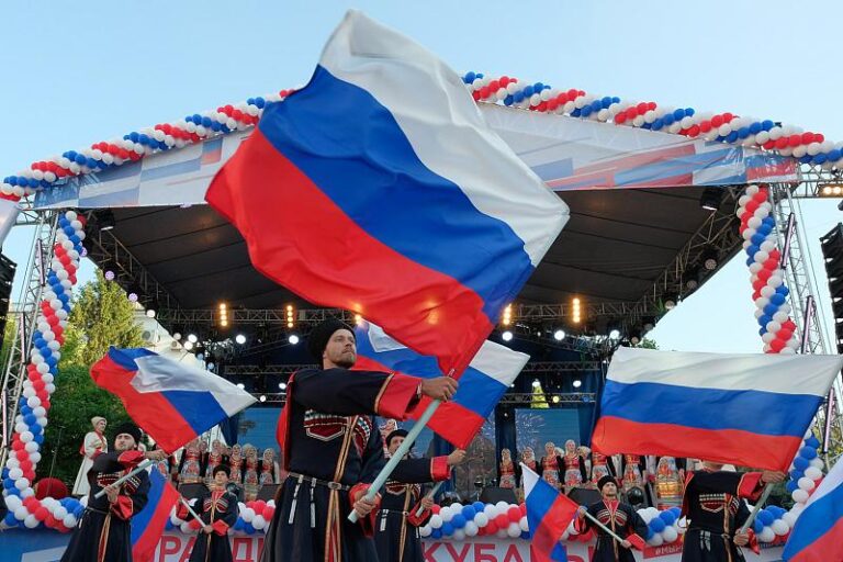 Рано переносить празднование Дня независимости России