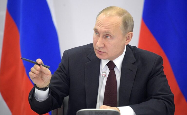Поправки в Конституцию защищают наследие Путина