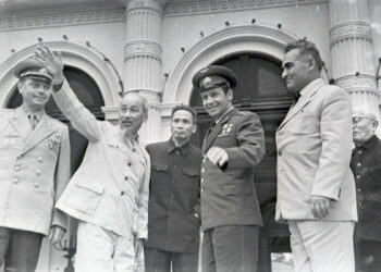 Хо Ши Мин на встрече с советскими товарищами