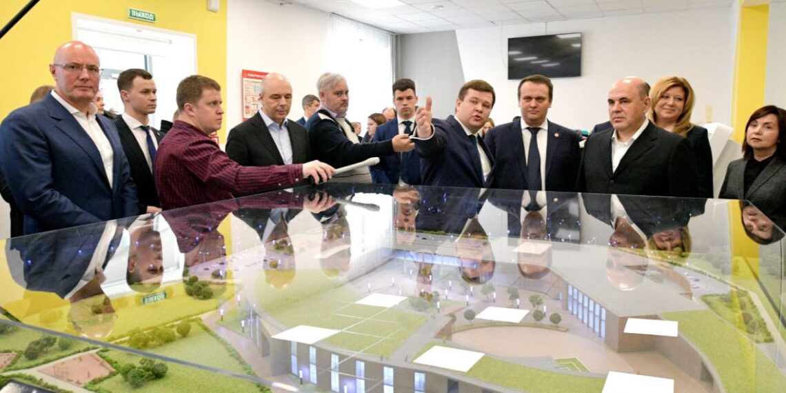 Рабочая поездка Михаила Мишустина в Великий Новгород. Фото: Пресс-служба правительства РФ