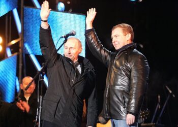 Владимир Путин и Дмитрий Медведев. Март 2008 года. Фото: пресс-служба Кремля