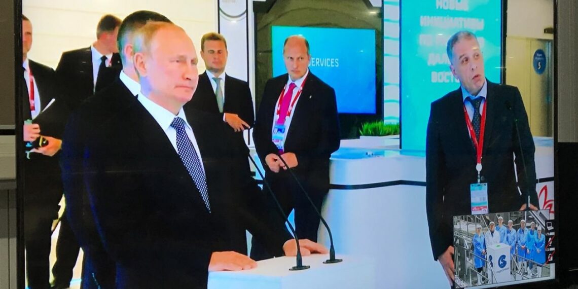 Владимир Путин на церемонии дистанционного запуска рыбоперерабатывающего завода на острове Шикотан