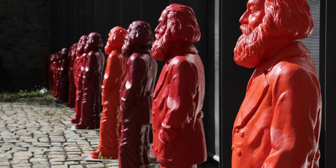 Статуи Карла Маркса на выставке в Трире (ФРГ). Фото: Ханнелор Фёрстер / Getty