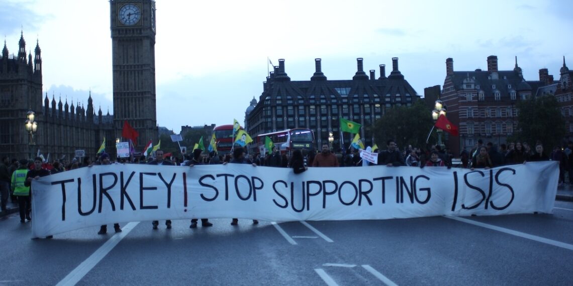 Курдский митинг в центре Лондона. Октябрь 2014 года. Фото: vice.com