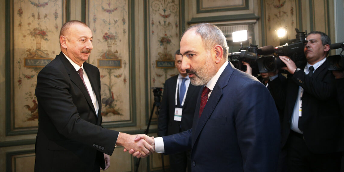 Никол Пашинян и Ильхам Алиев