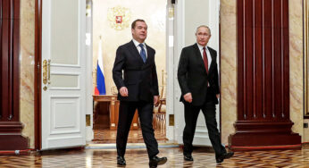 Медведев сохраняет шансы стать президентом после Путина – мнение