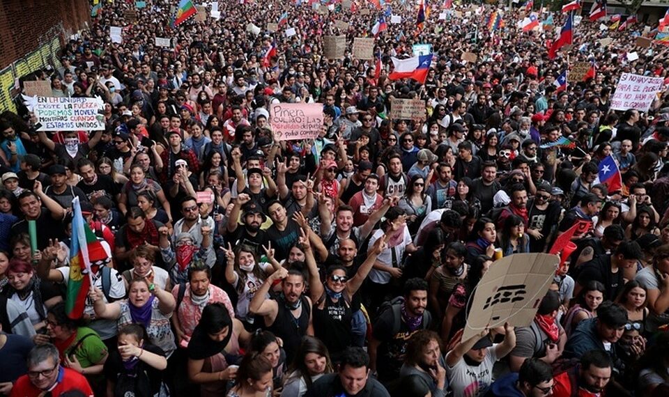 Акции протеста в Чили. Фото: Reuters