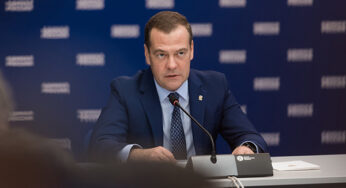 Под знаменем «Единой России»: Медведев выступил против самовыдвиженцев