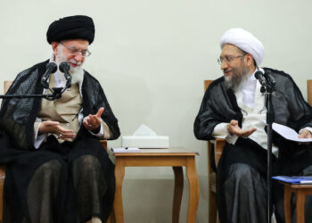 Али Хаменеи и Садег Лариджани. Фото: khamenei.ir