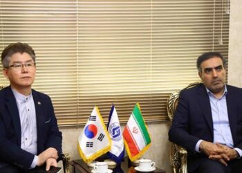 Рю Чжон Хен и Бахман Абдоллахи. Фото: Иранская палата кооперативов