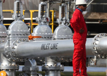 На саудовском месторождении Абкаик. Фото: Станислав Красильников, ТАСС, Getty