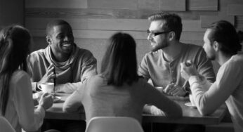 Только 24% граждан США обсуждают политику в личных беседах — Gallup